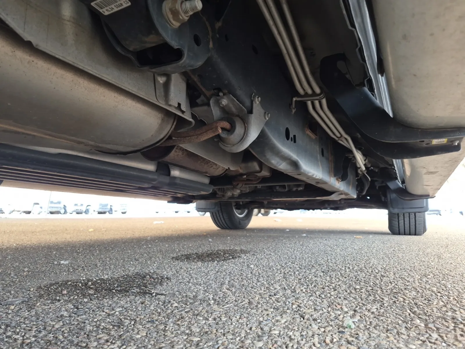 Undercarriage - Passenger Photo