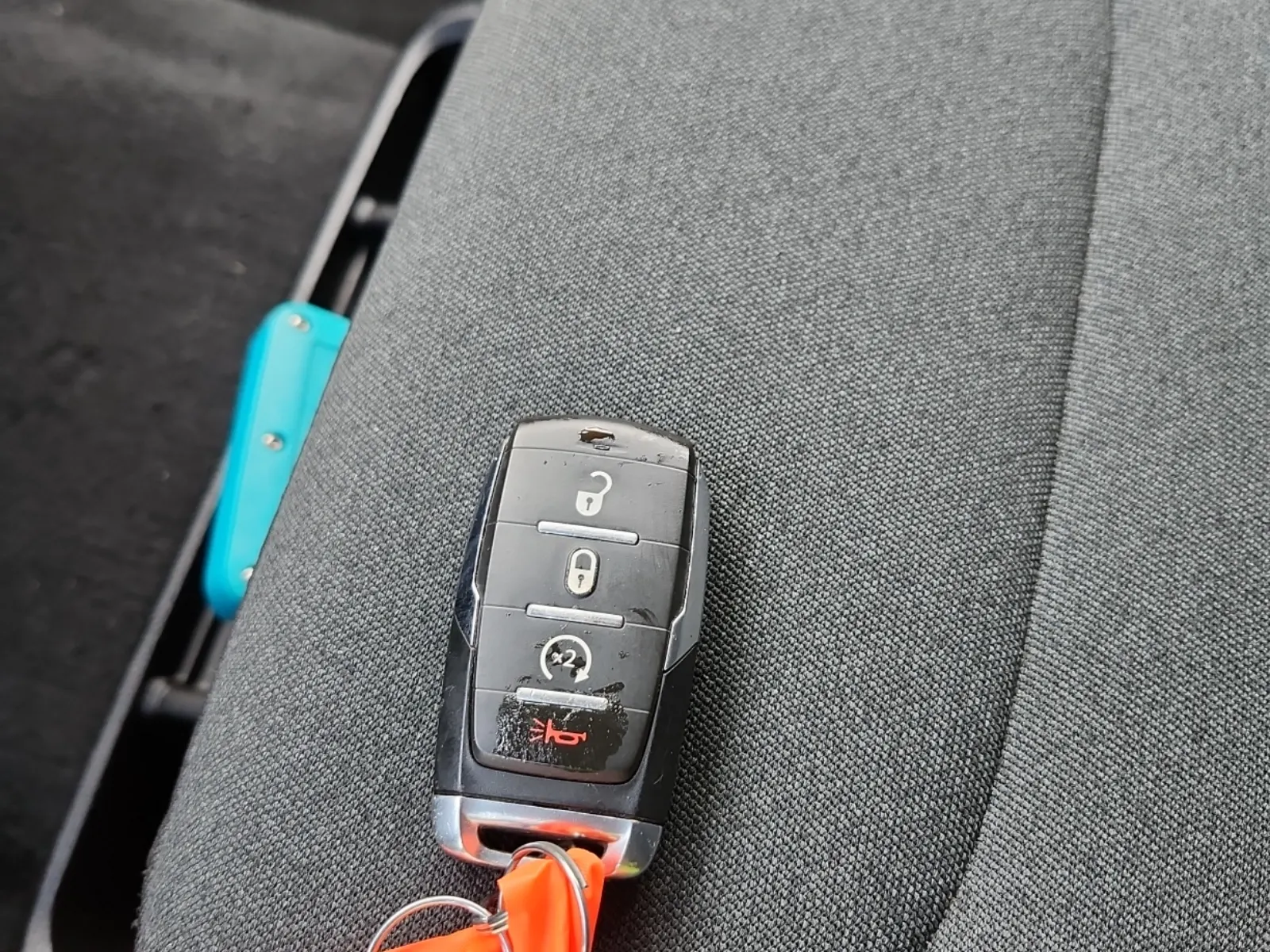 Keys/Fobs/Manual Photo
