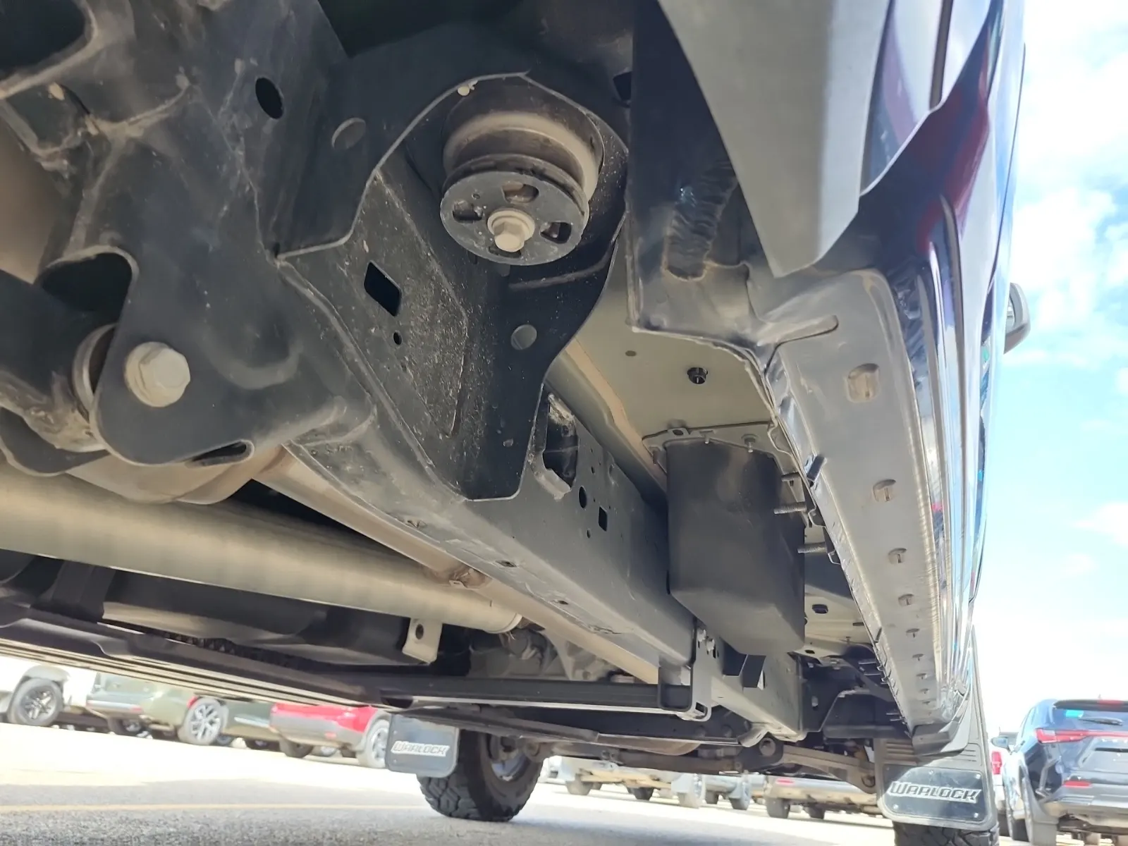 Undercarriage - Passenger Photo