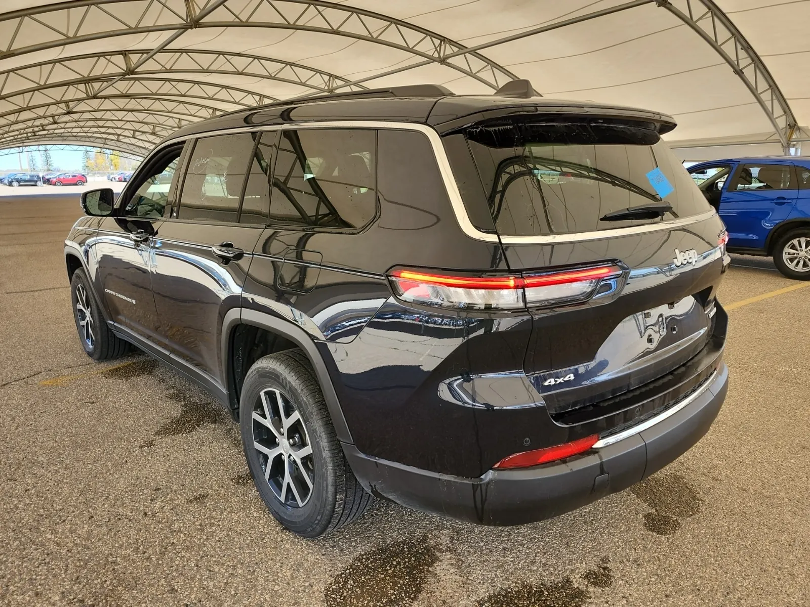 Driver Rear 3/4 Photo