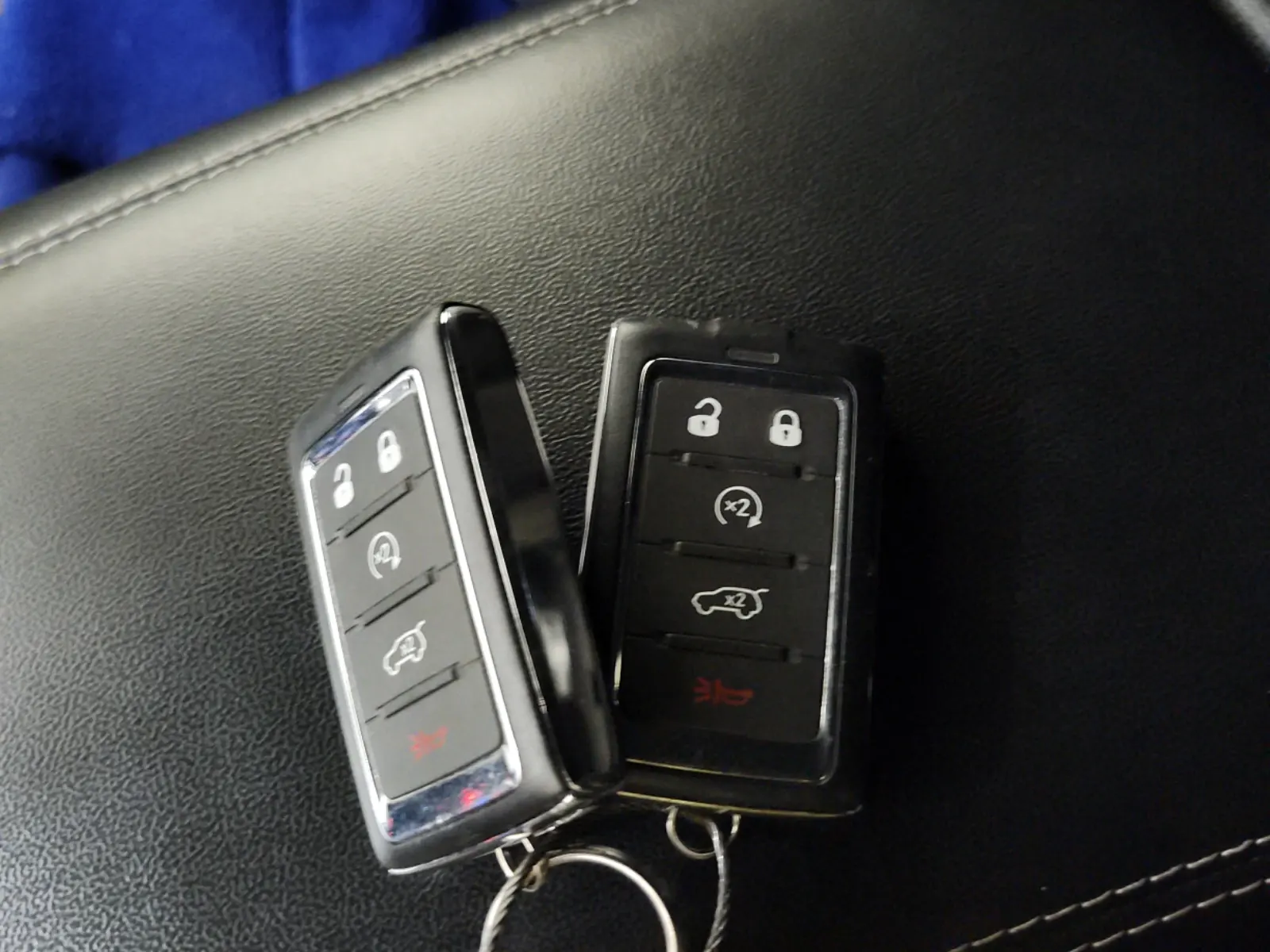 Keys/Fobs/Manual Photo