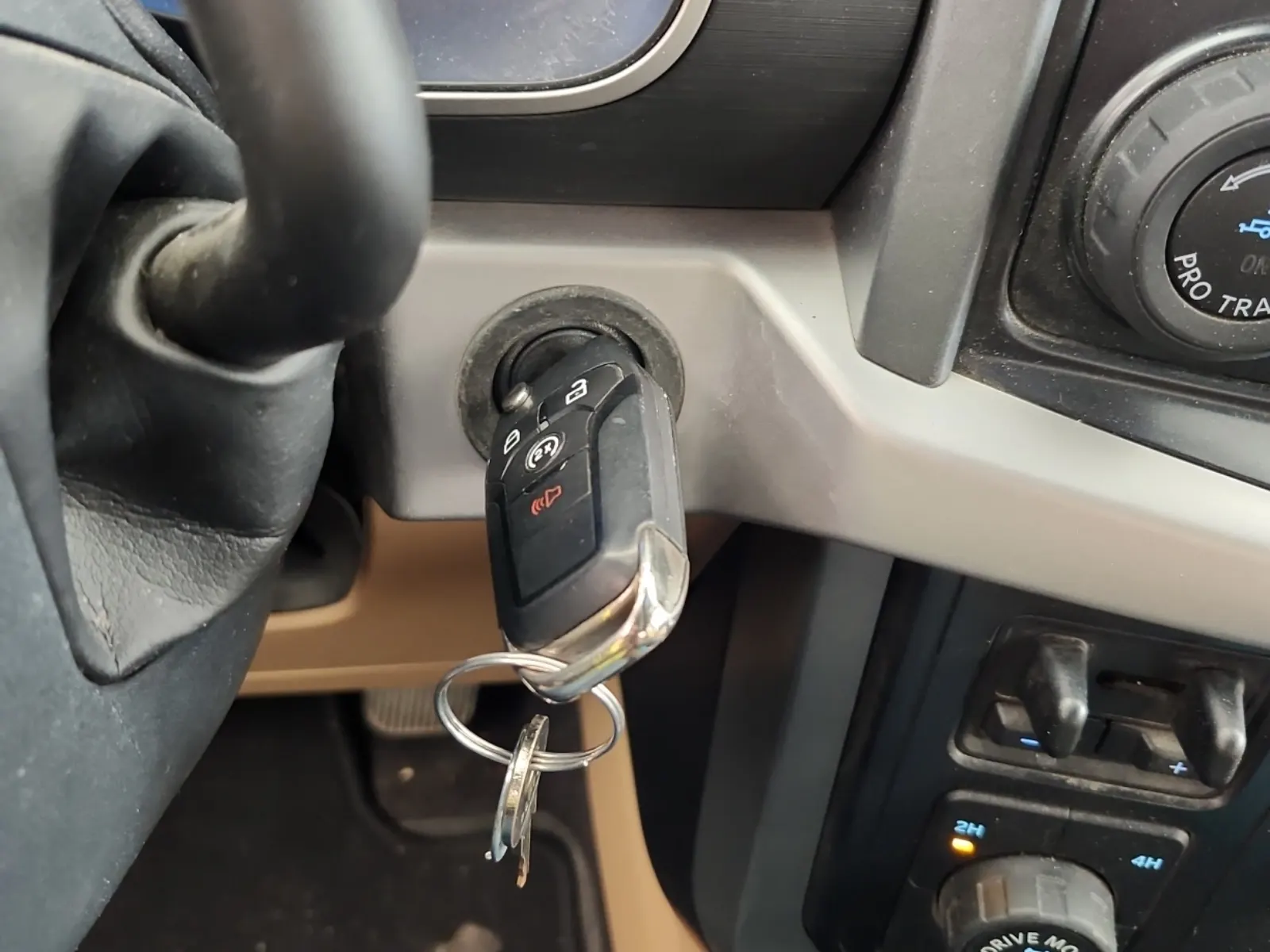 Keys/Fobs/Manual Photo