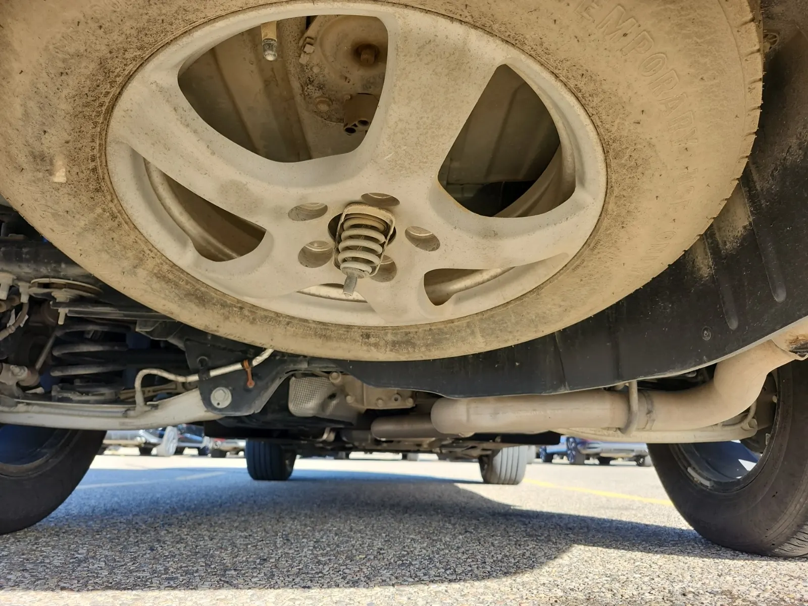 Undercarriage - Rear Photo