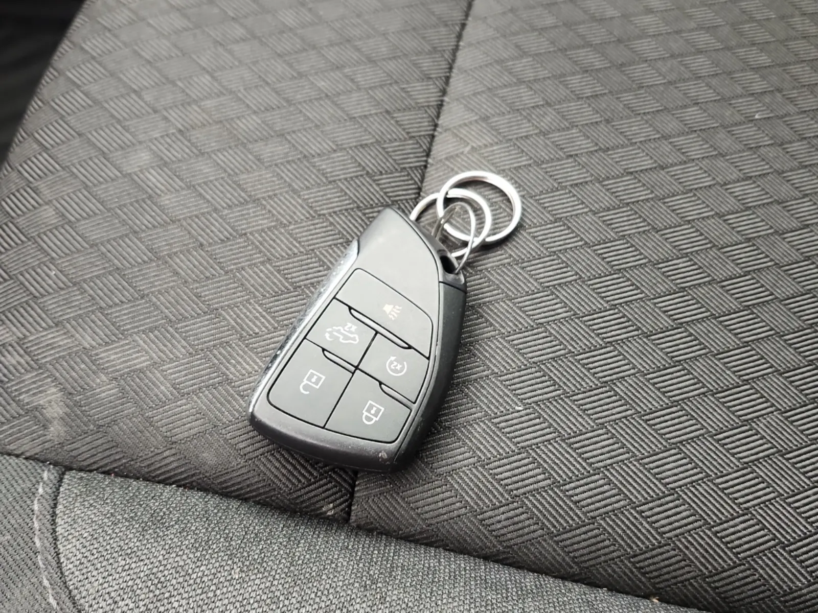 Keys/Fobs/Manual Photo
