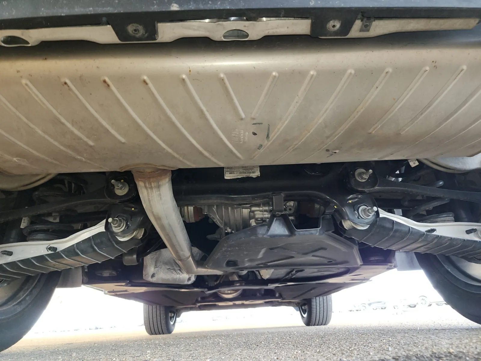 Undercarriage - Rear Photo