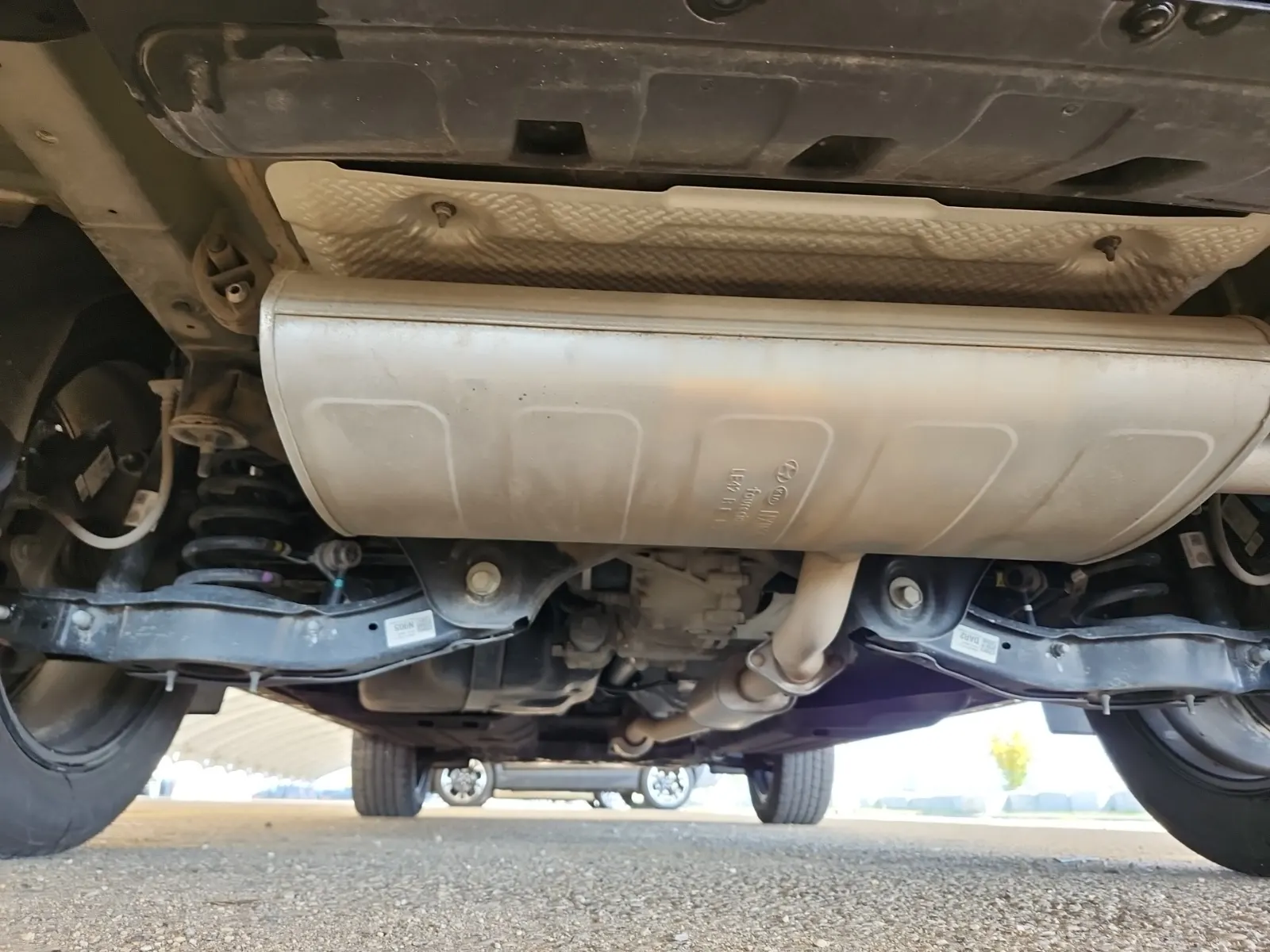 Undercarriage - Rear Photo