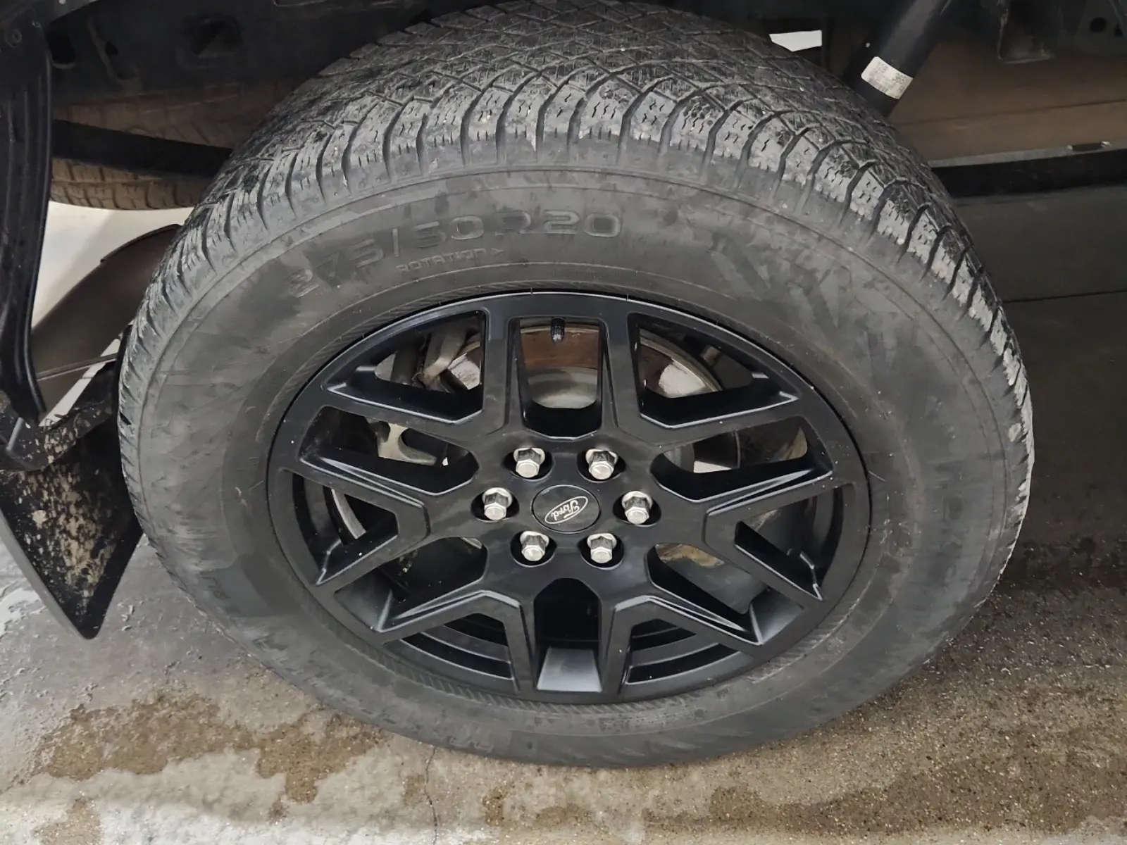 Right Rear Wheel/Tire Photo