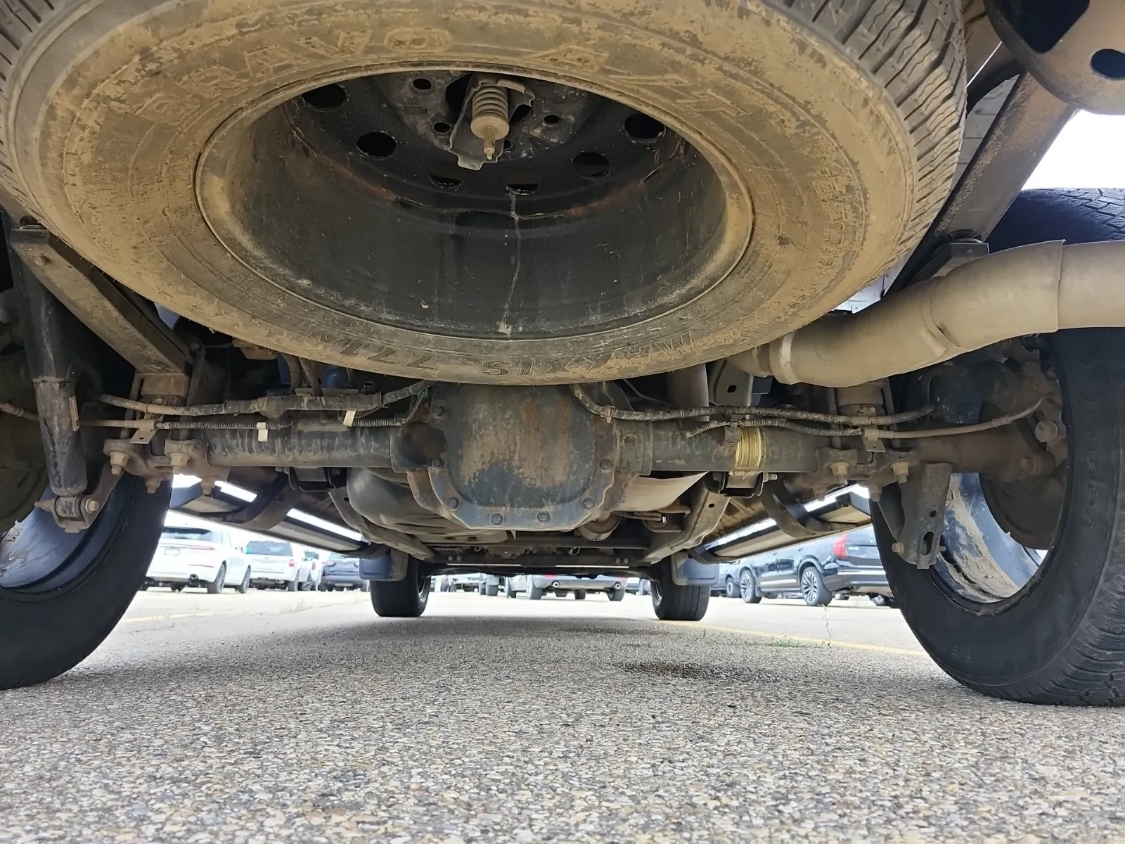 Undercarriage - Rear Photo