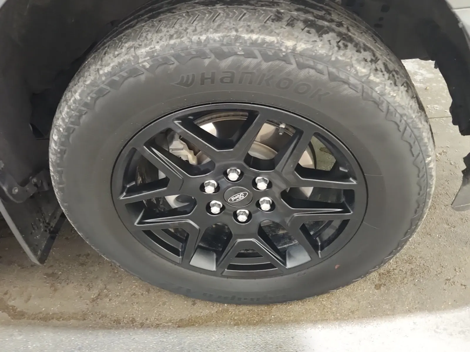 Right Front Wheel/Tire Photo