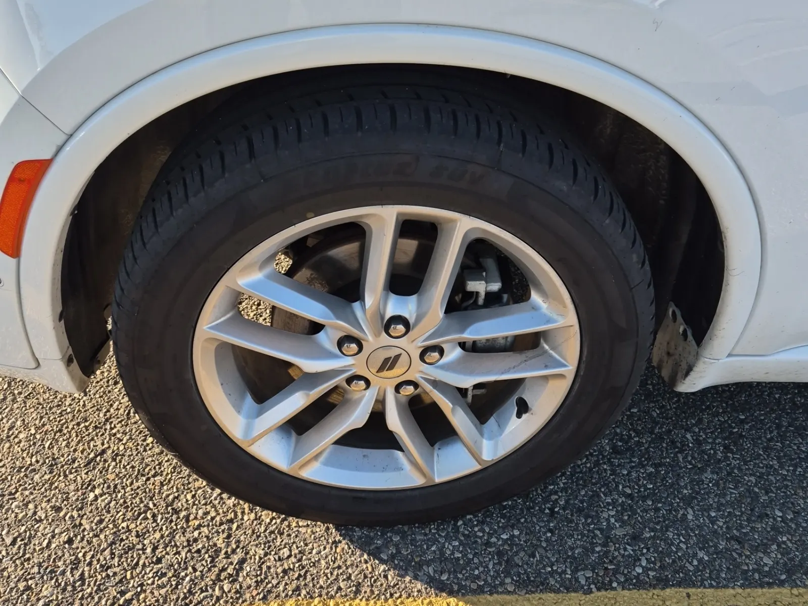 Front driver wheel/tire photo
