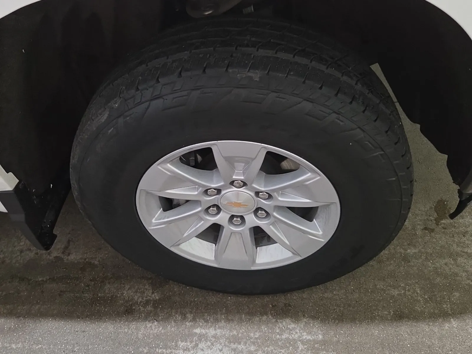 Right Front Wheel/Tire Photo