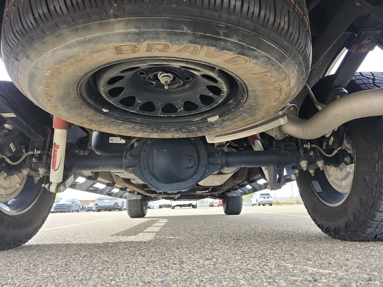 Undercarriage - Rear Photo