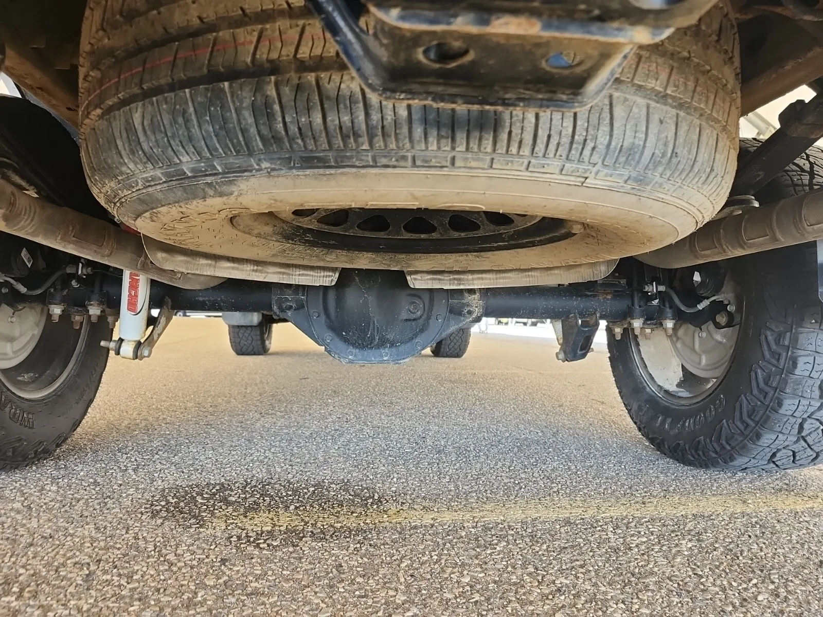 Undercarriage - Rear Photo
