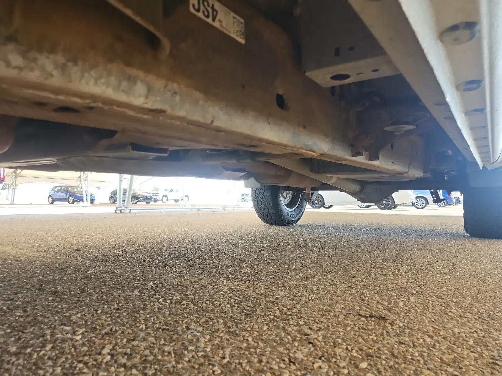 Undercarriage - Driver Photo