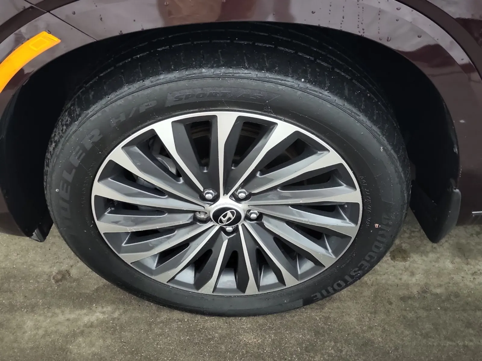 Front driver wheel/tire photo