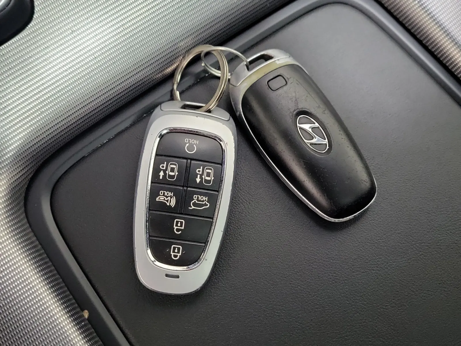 Keys/Fobs/Manual Photo