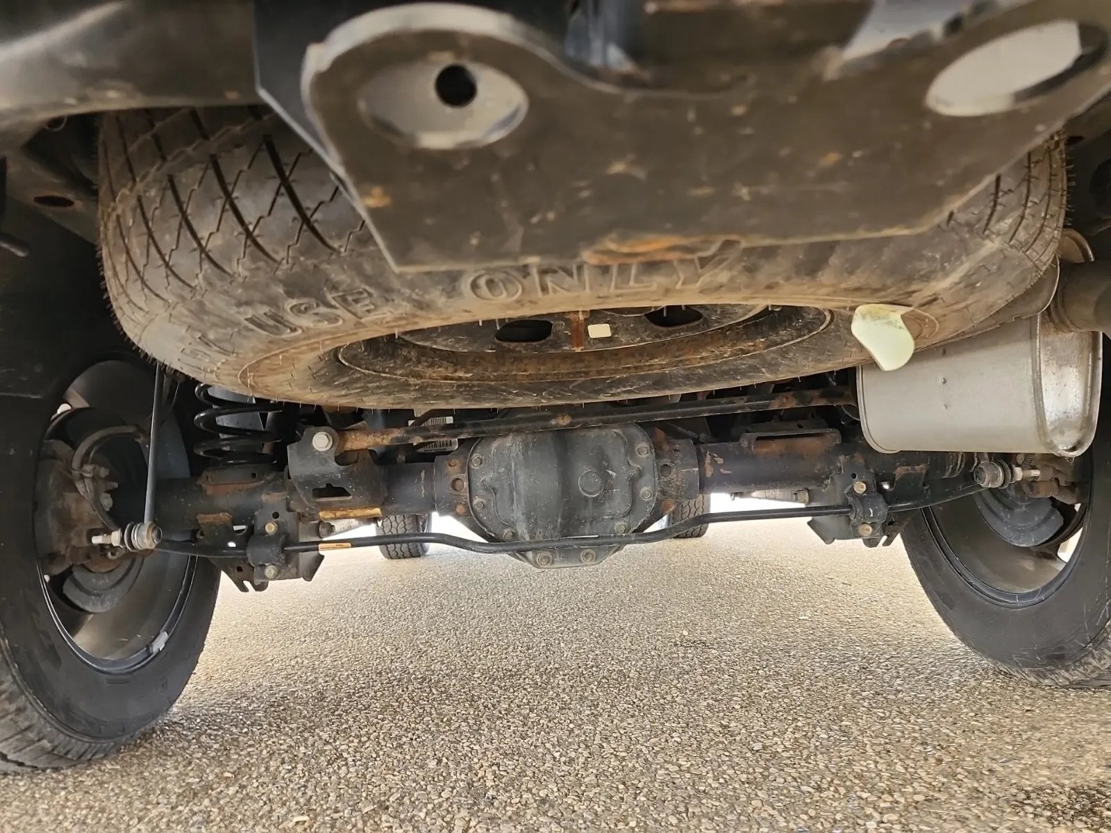 Undercarriage - Rear Photo