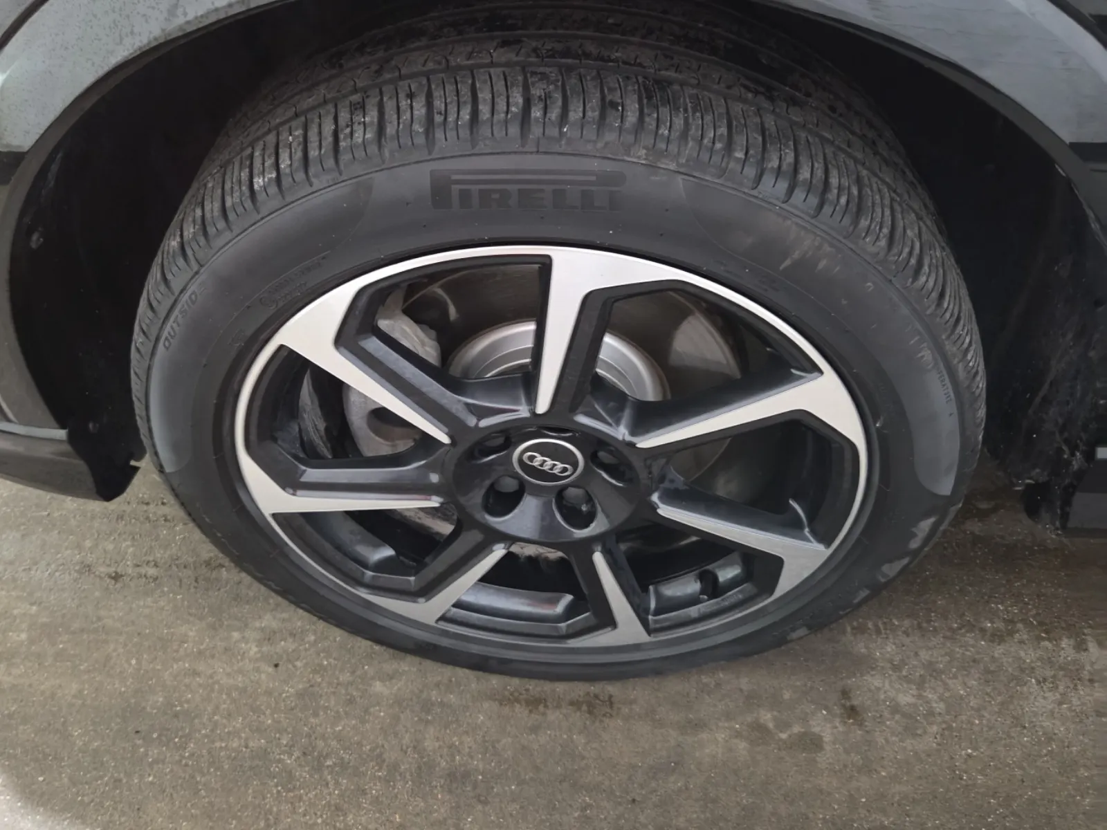 Front driver wheel/tire photo