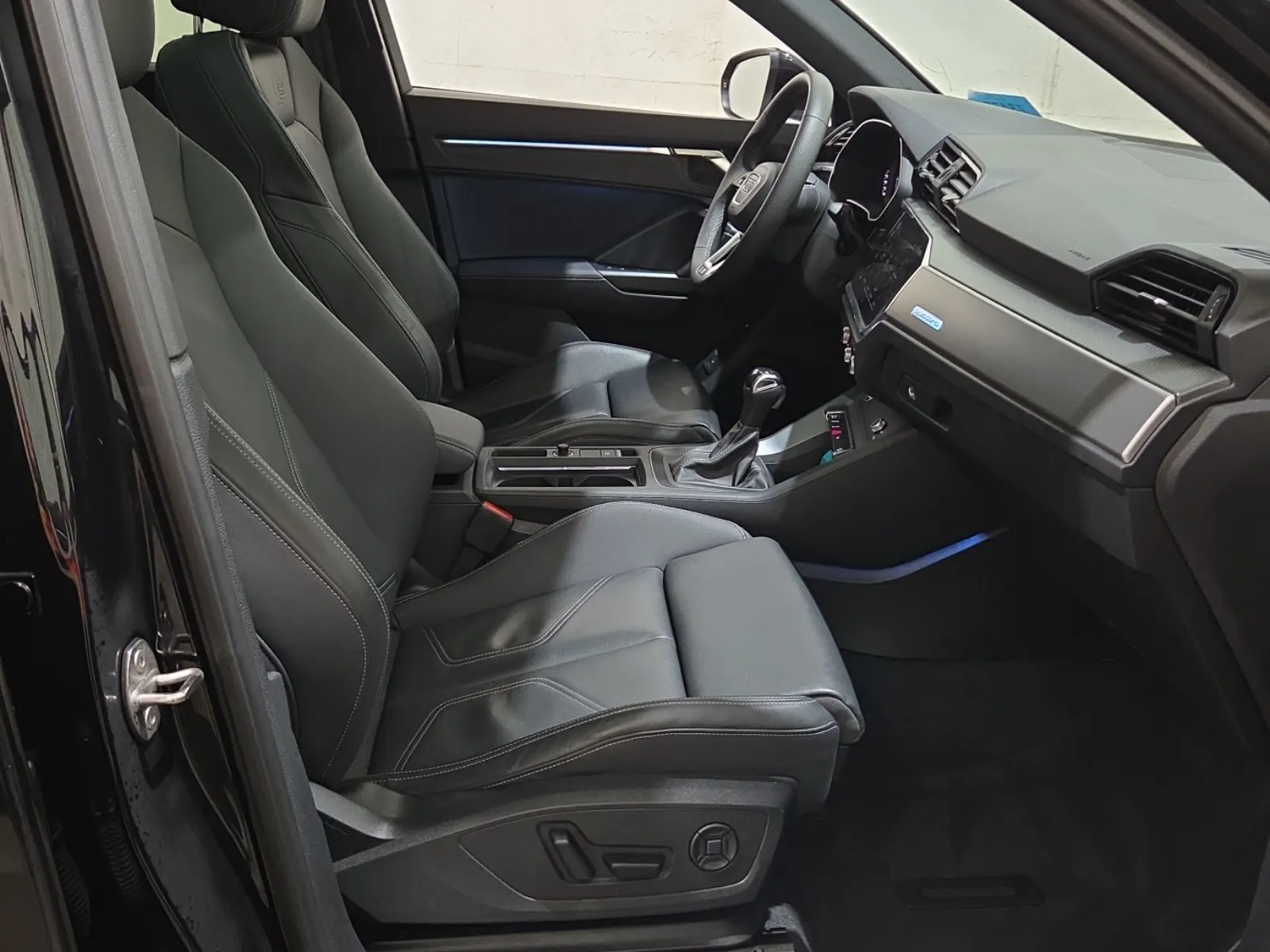 Right Side Interior Photo