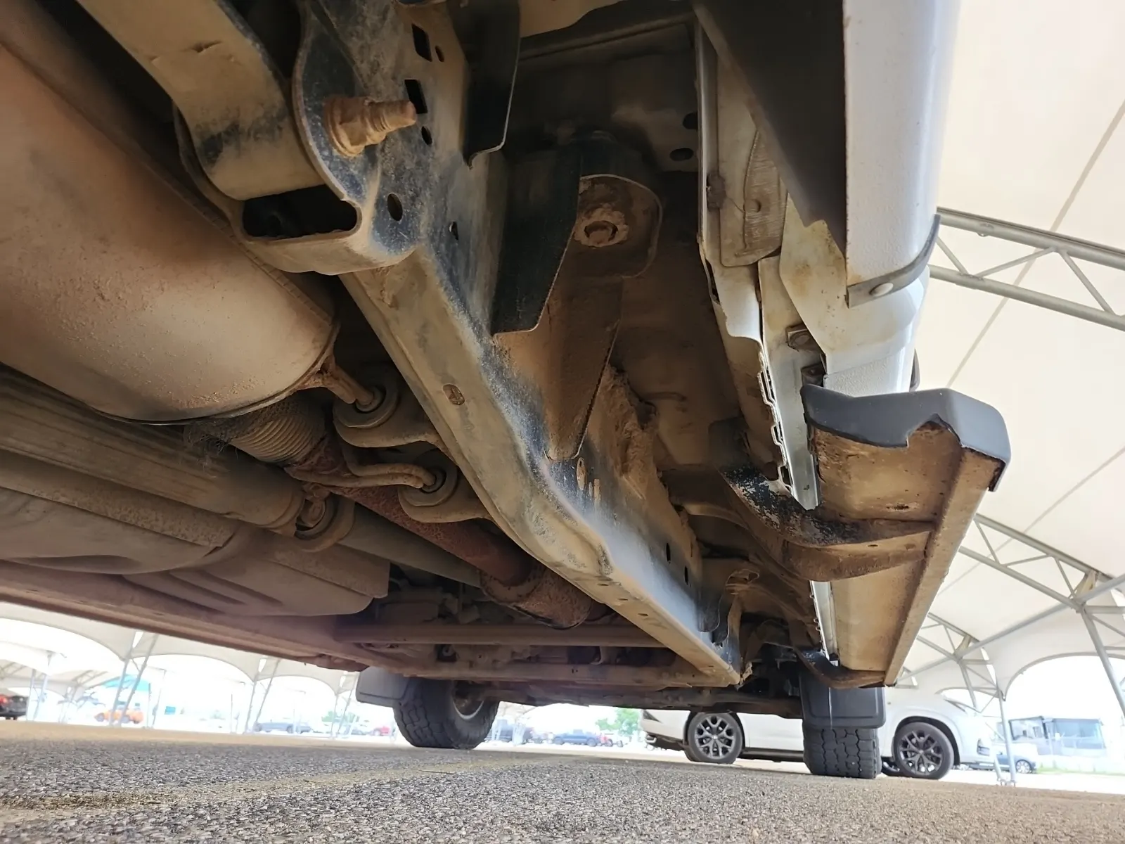 Undercarriage - Passenger Photo