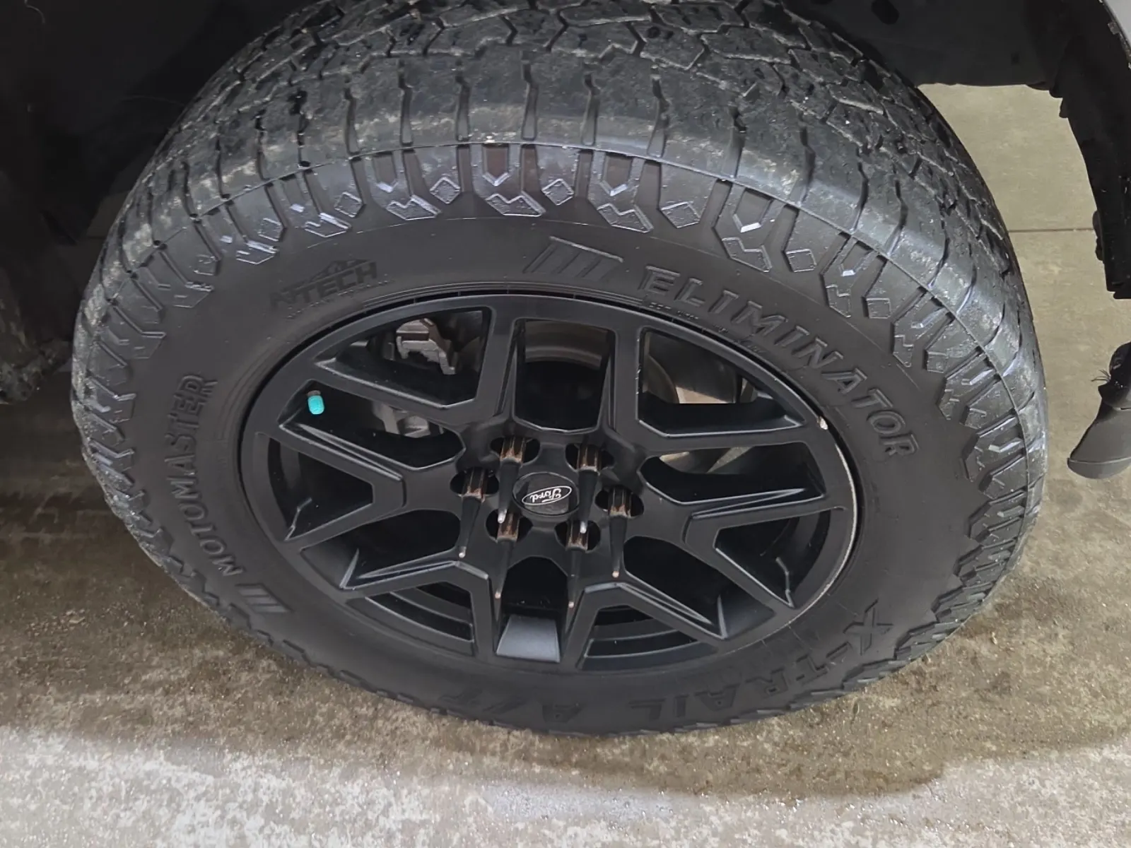 Right Front Wheel/Tire Photo