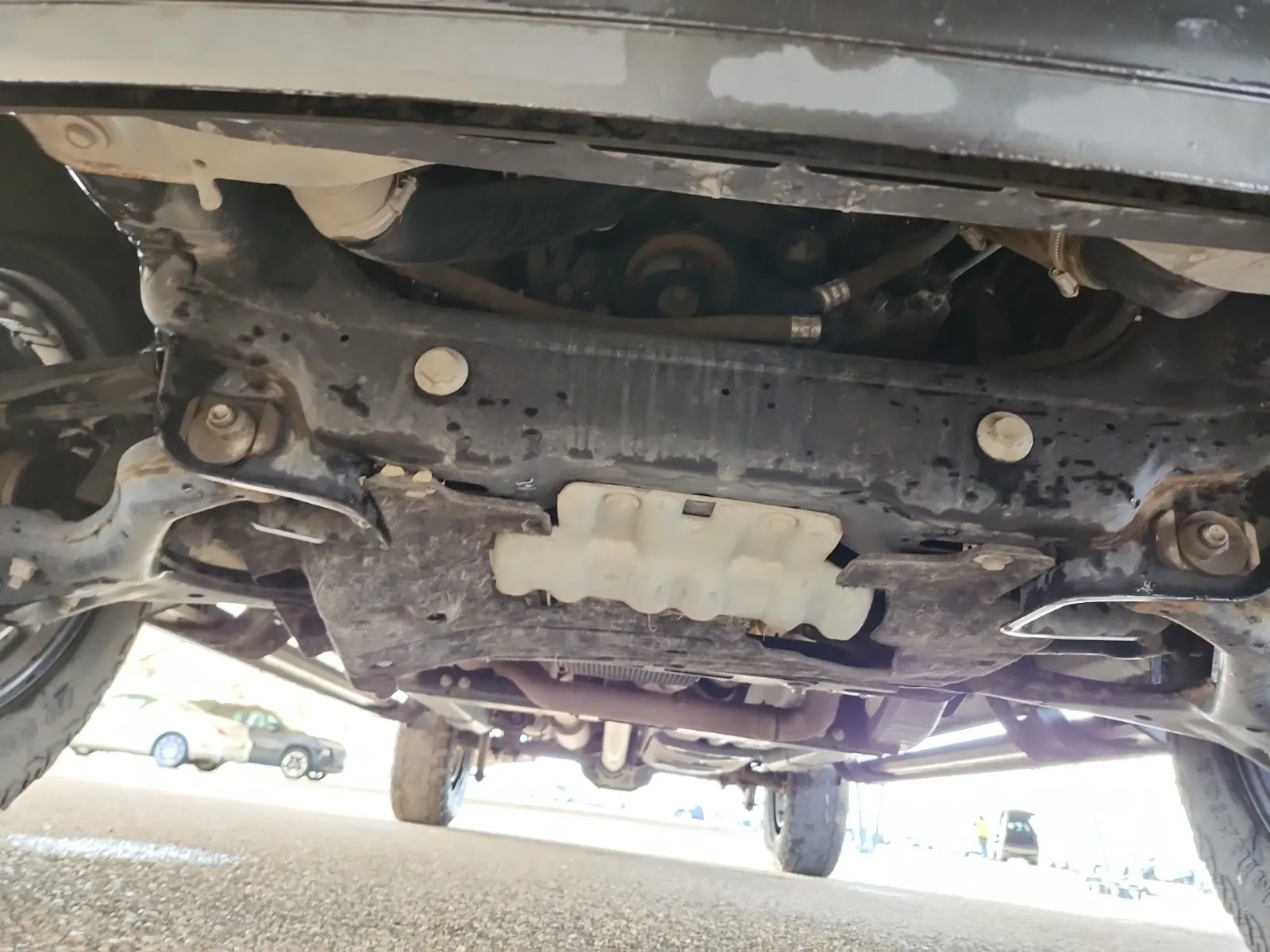 Undercarriage - Front Photo