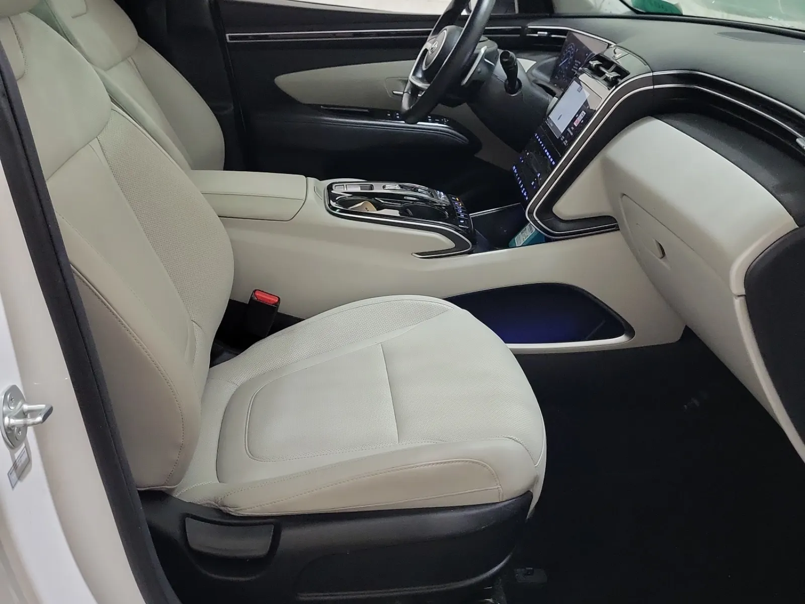 Right Side Interior Photo