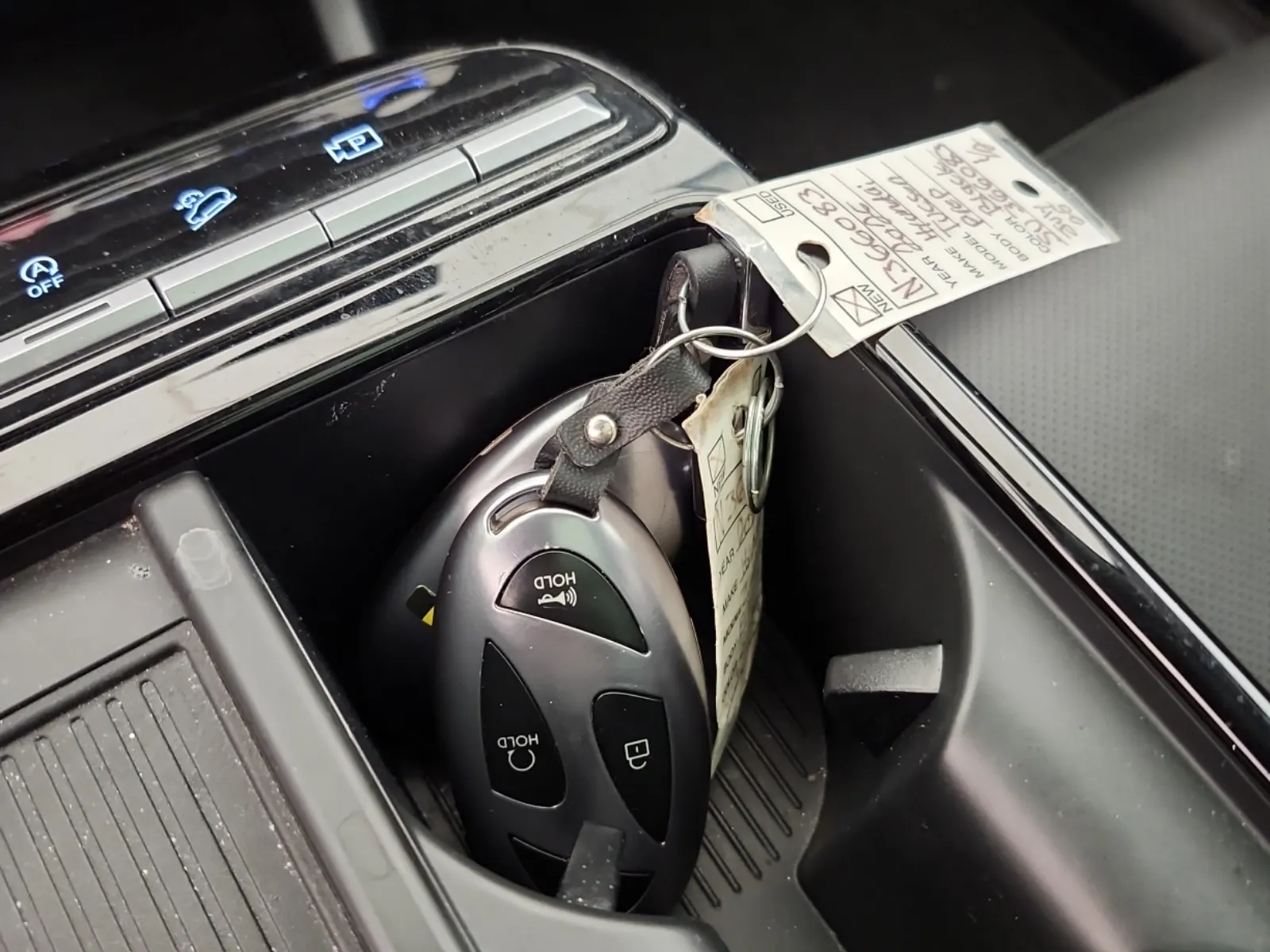 Keys/Fobs/Manual Photo