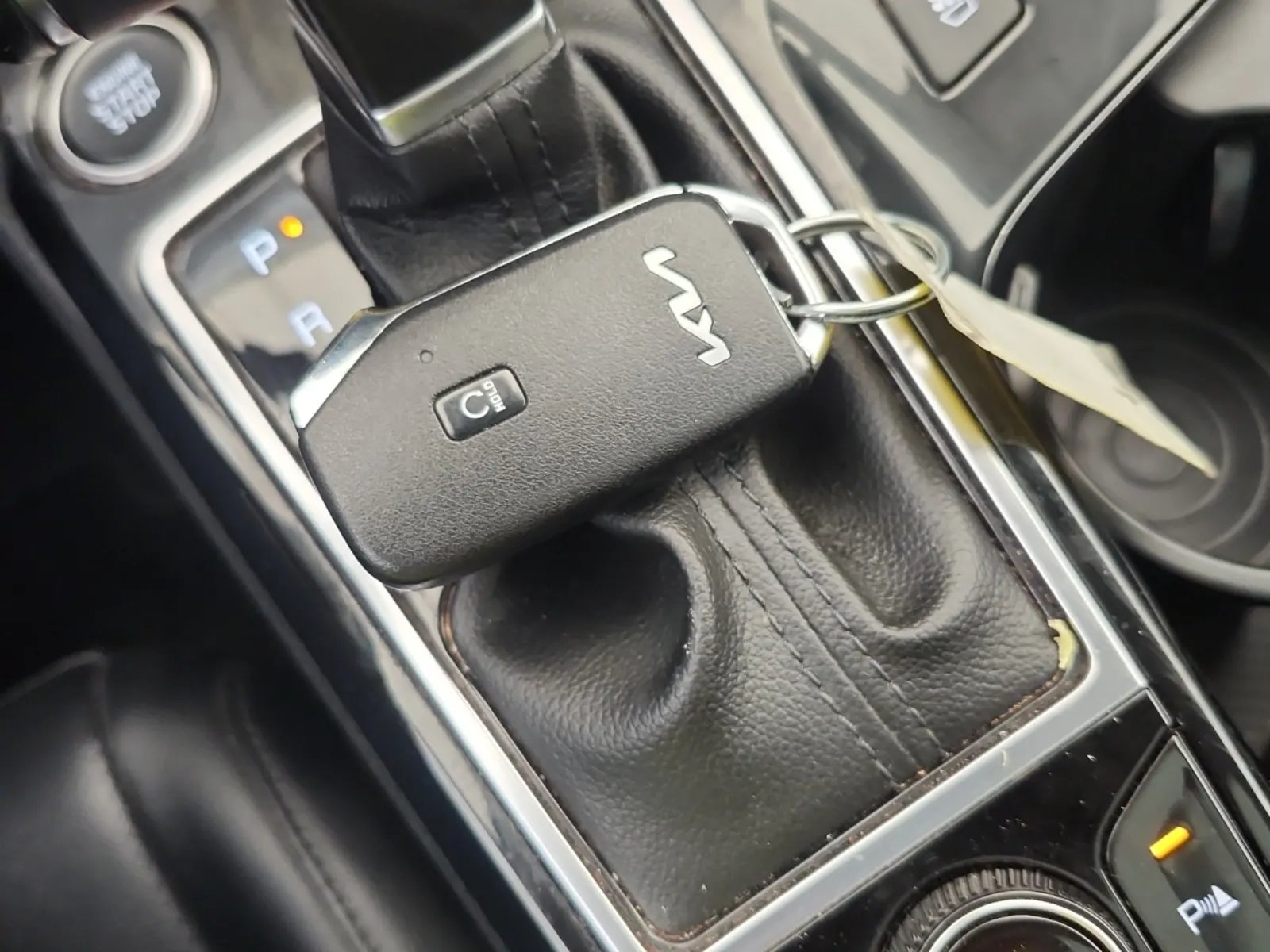 Keys/Fobs/Manual Photo
