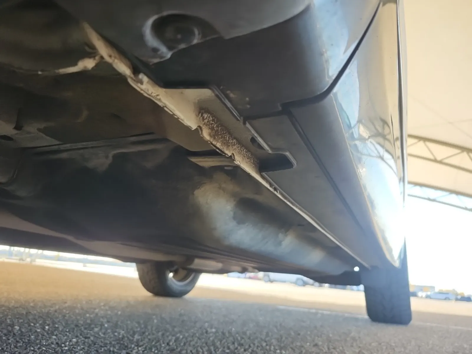 Undercarriage - Driver Photo