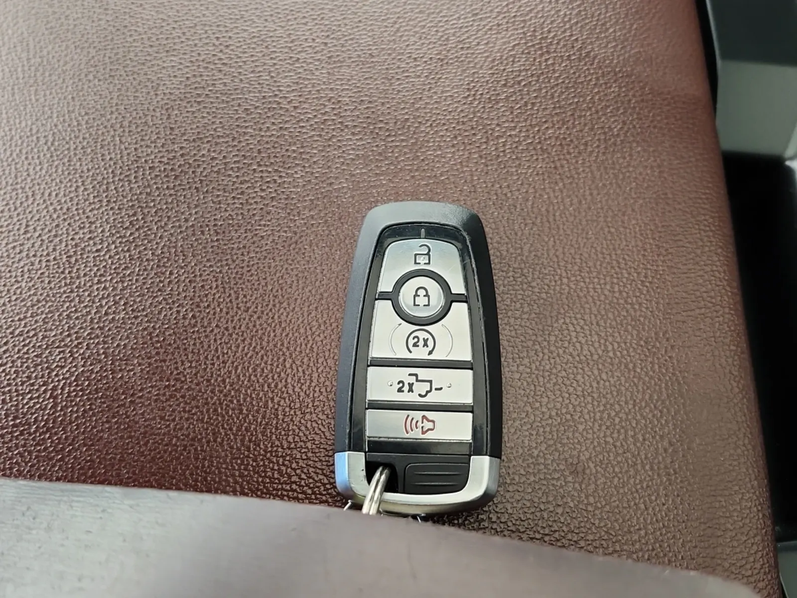 Keys/Fobs/Manual Photo