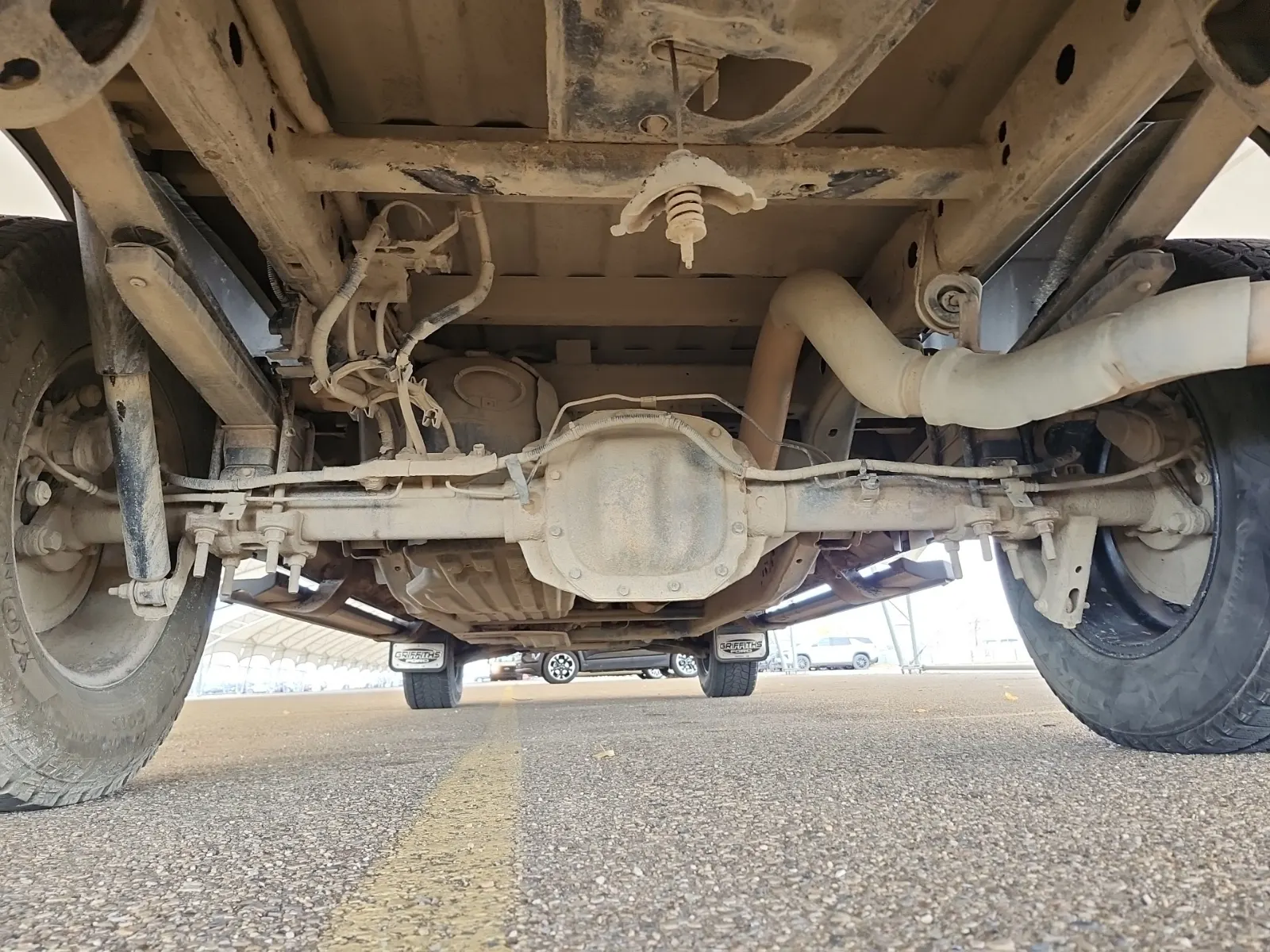 Undercarriage - Rear Photo