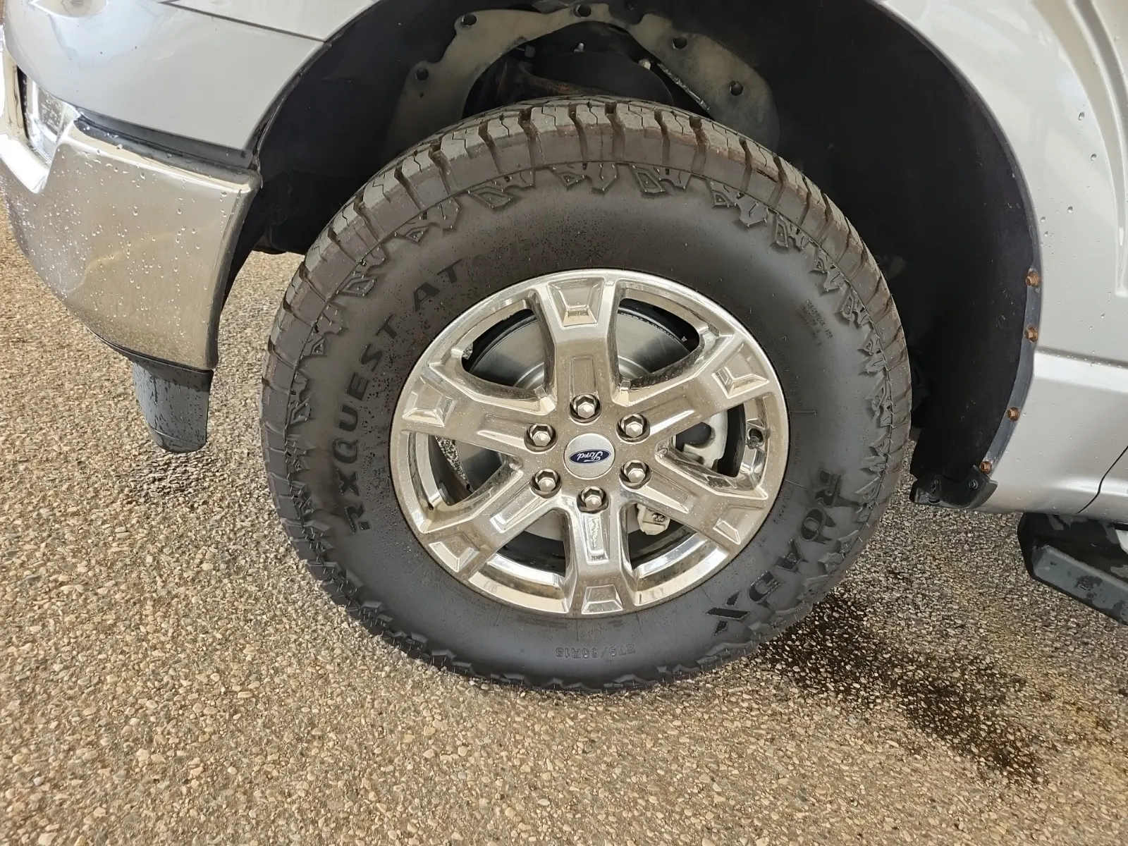 Front driver wheel/tire photo