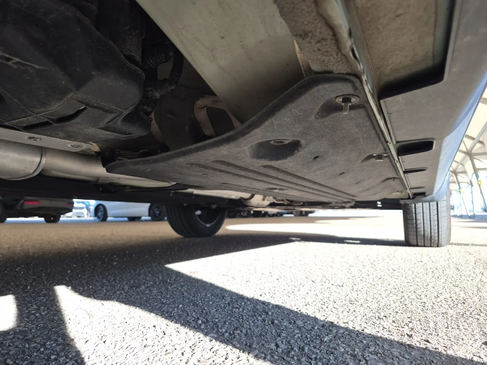 Undercarriage - Passenger Photo