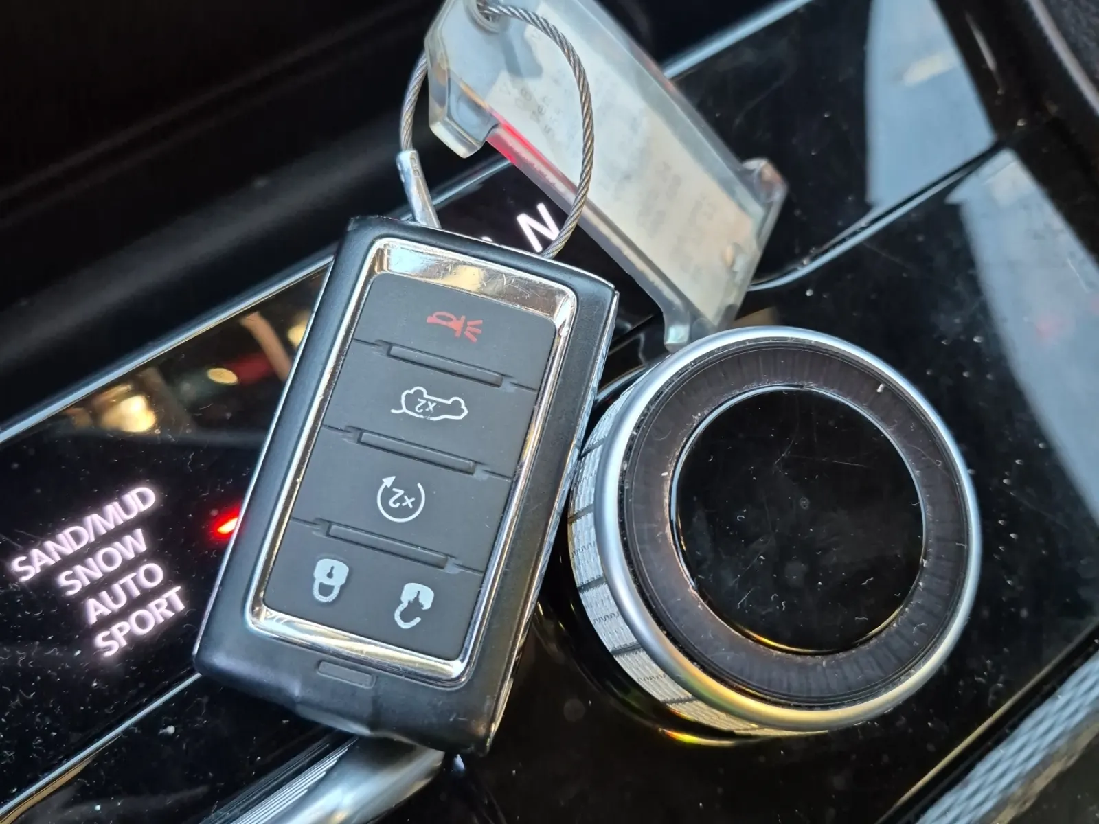 Keys/Fobs/Manual Photo