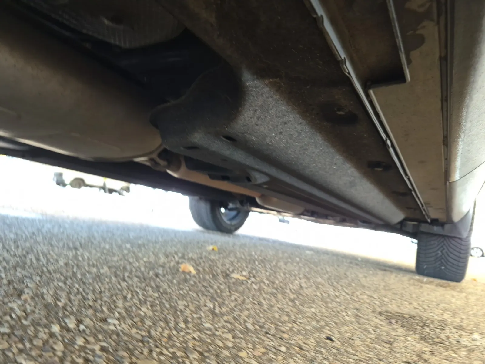 Undercarriage - Passenger Photo