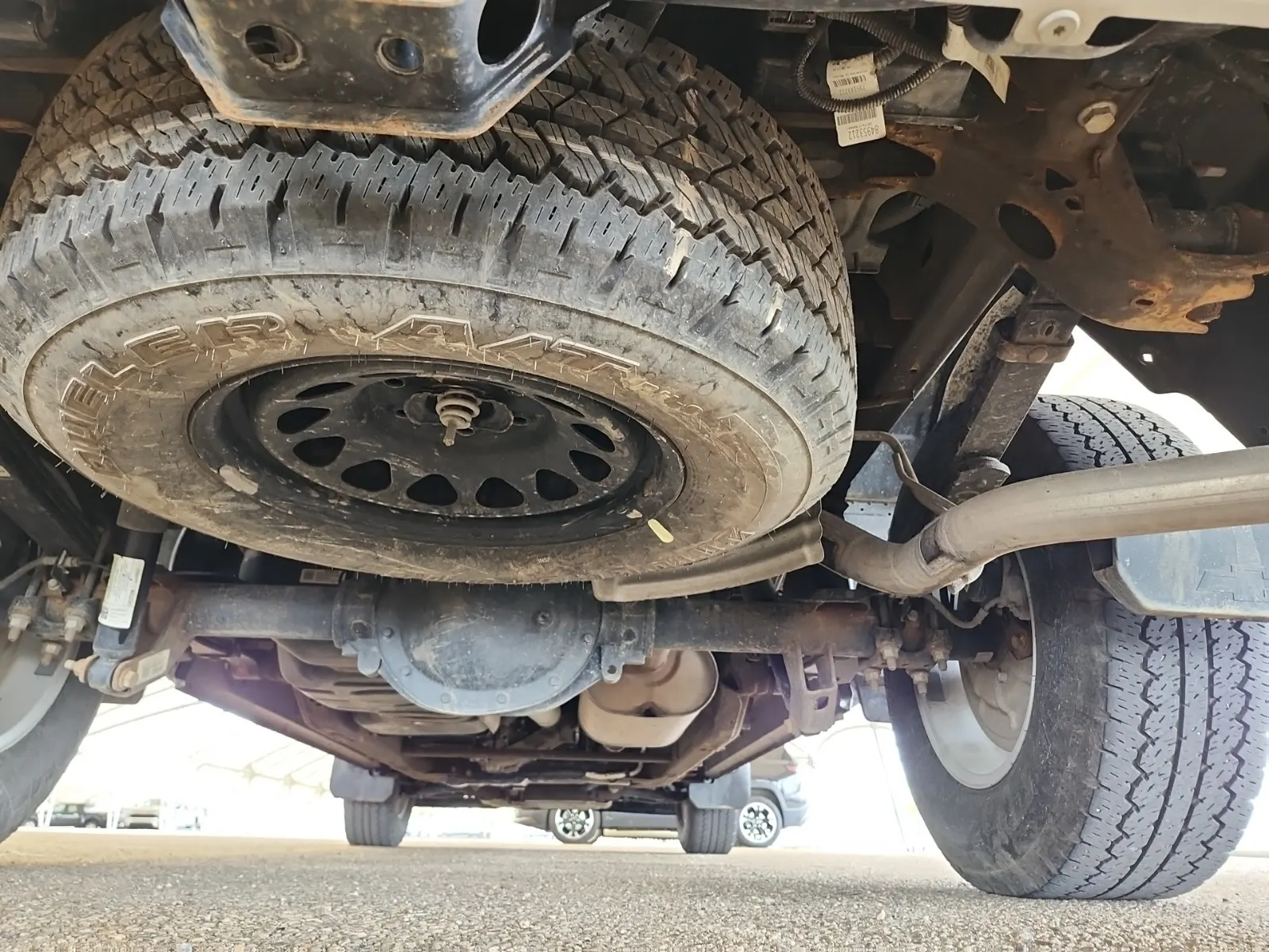 Undercarriage - Rear Photo