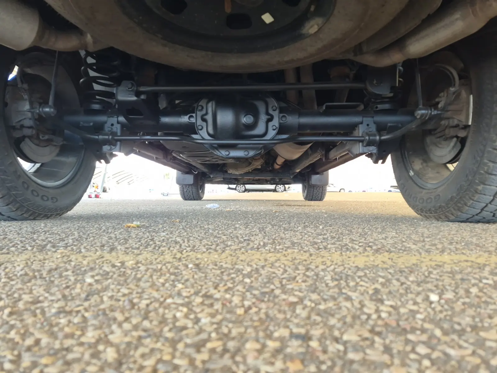 Undercarriage - Rear Photo