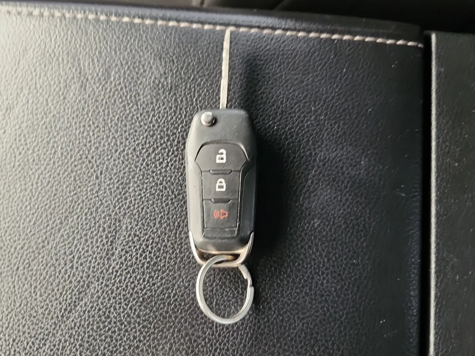 Keys/Fobs/Manual Photo