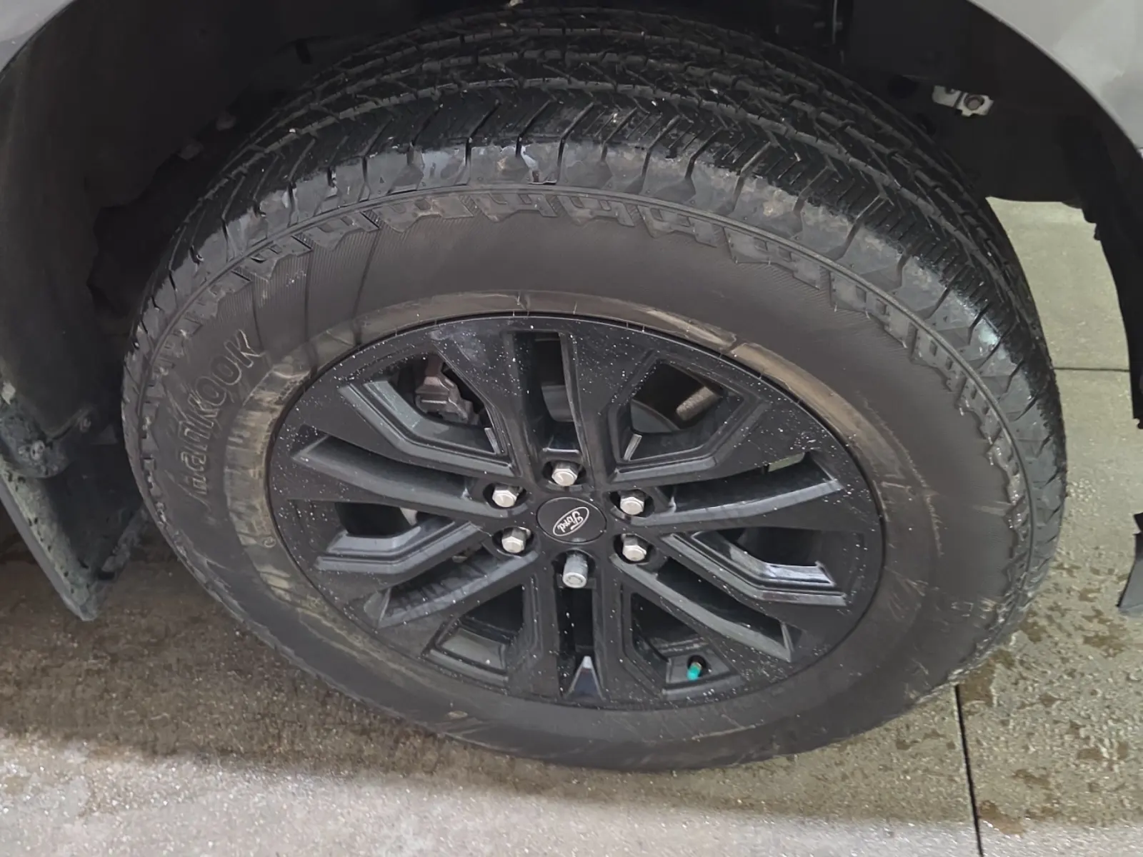 Right Front Wheel/Tire Photo