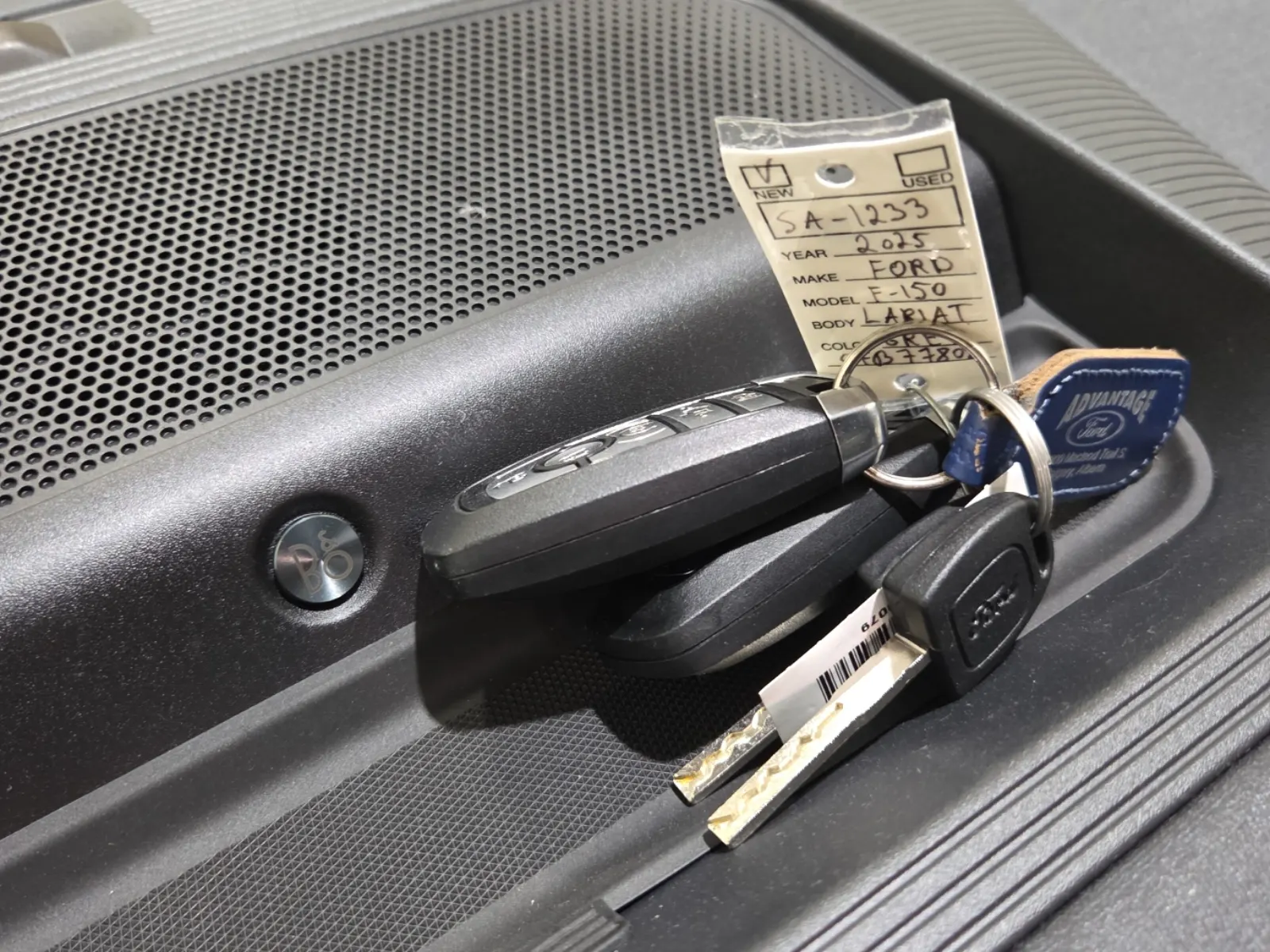Keys/Fobs/Manual Photo