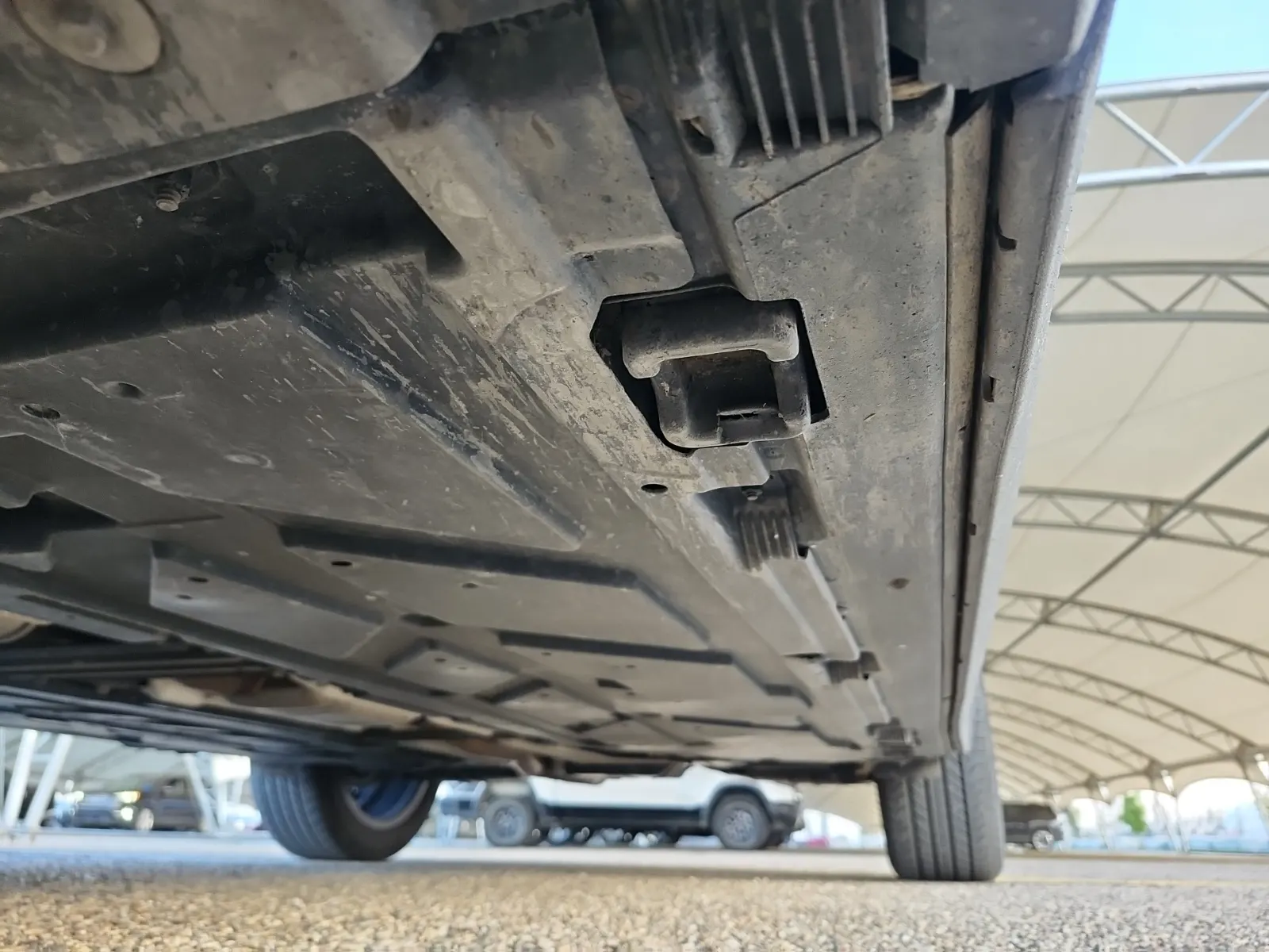 Undercarriage - Driver Photo