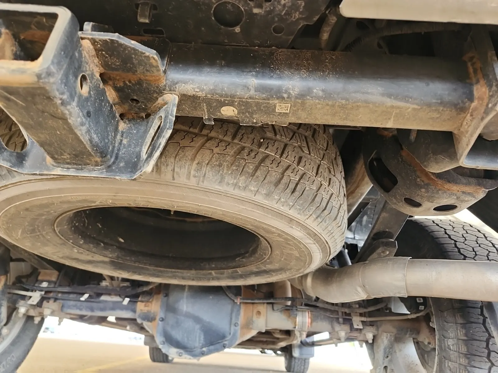 Undercarriage - Rear Photo