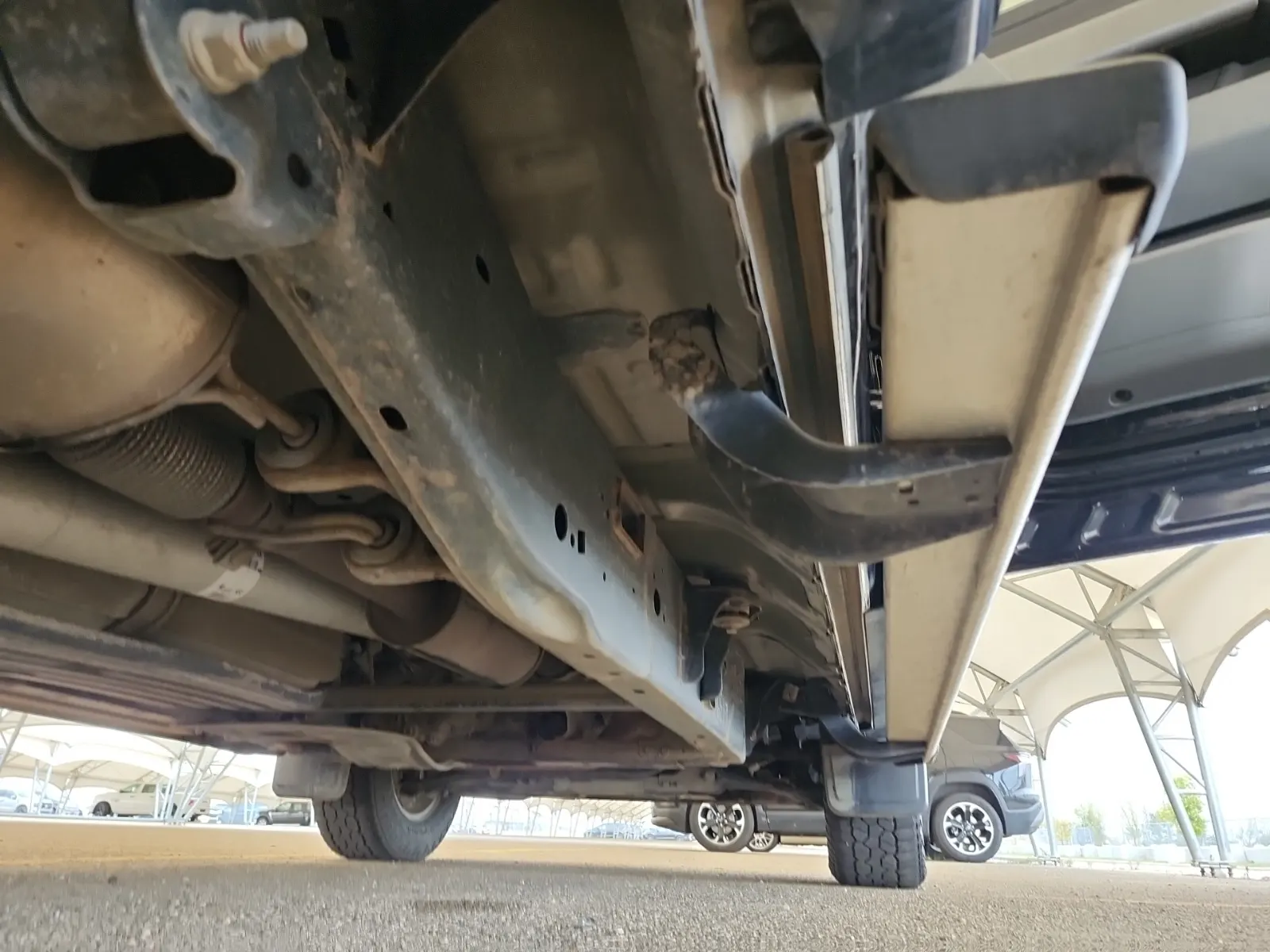Undercarriage - Passenger Photo