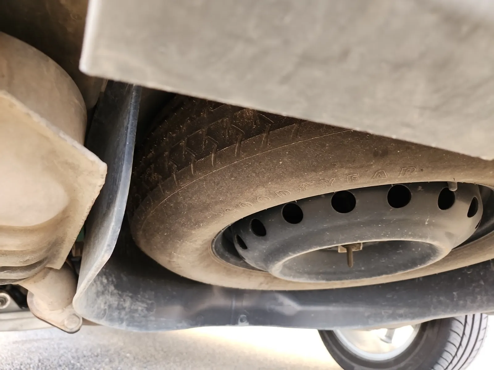 Spare Tire & Wheel Photo