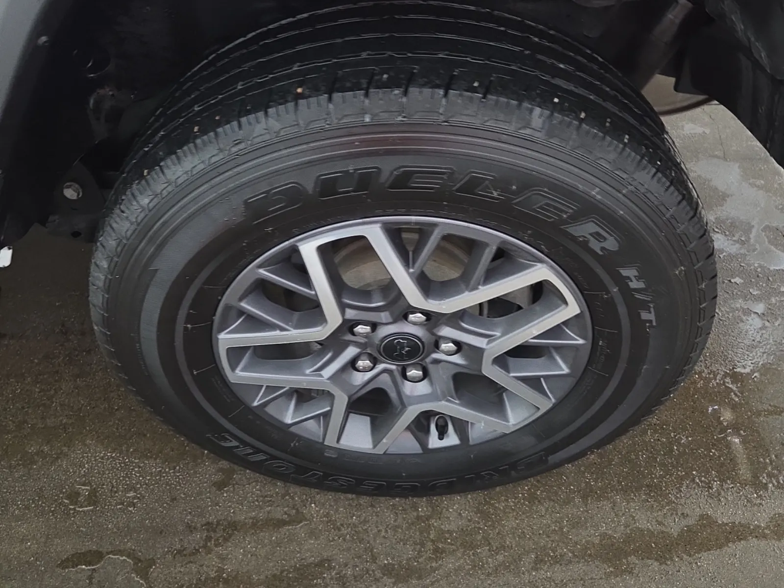 Left Rear Wheel/Tire Photo