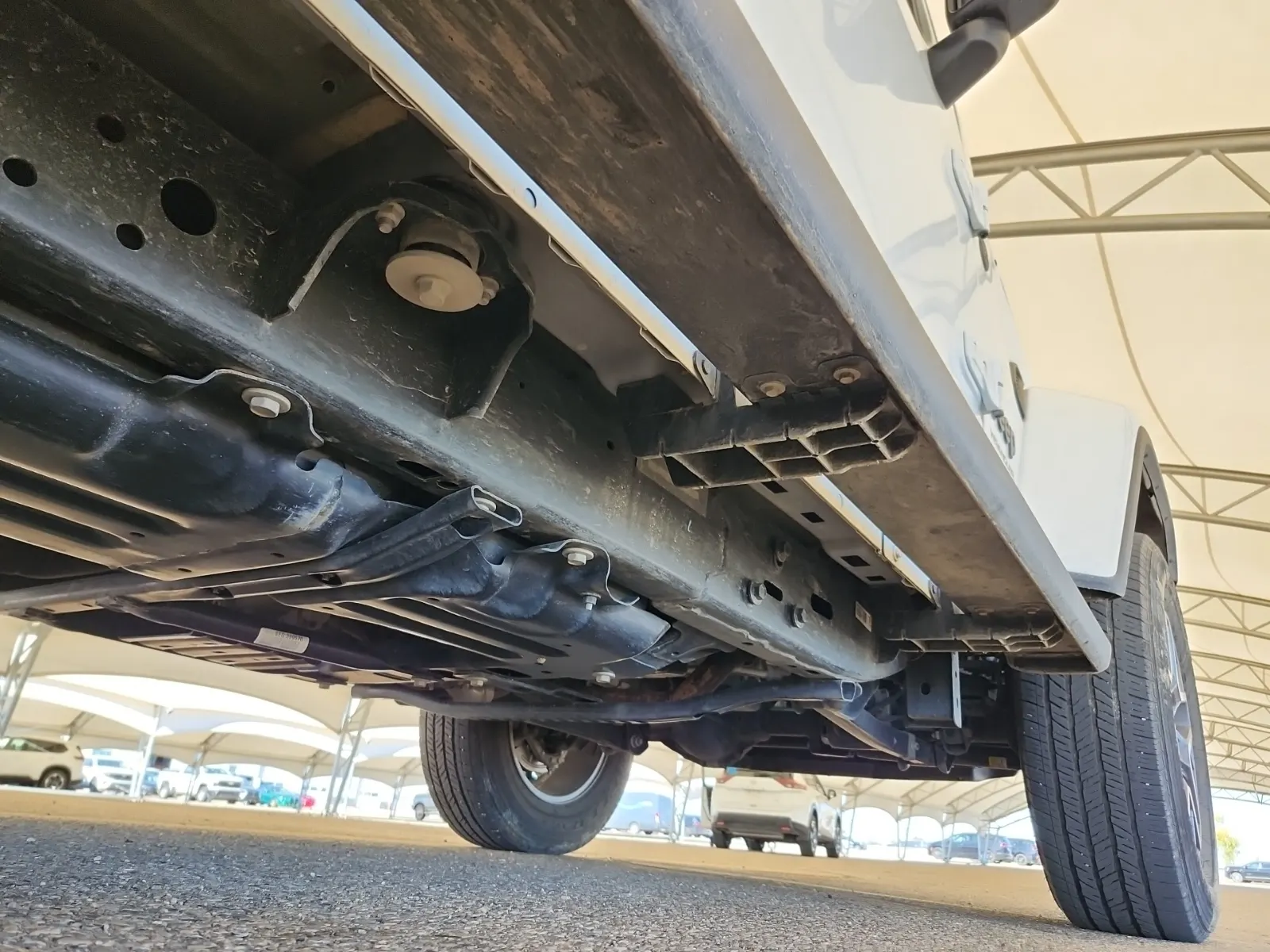 Undercarriage - Passenger Photo