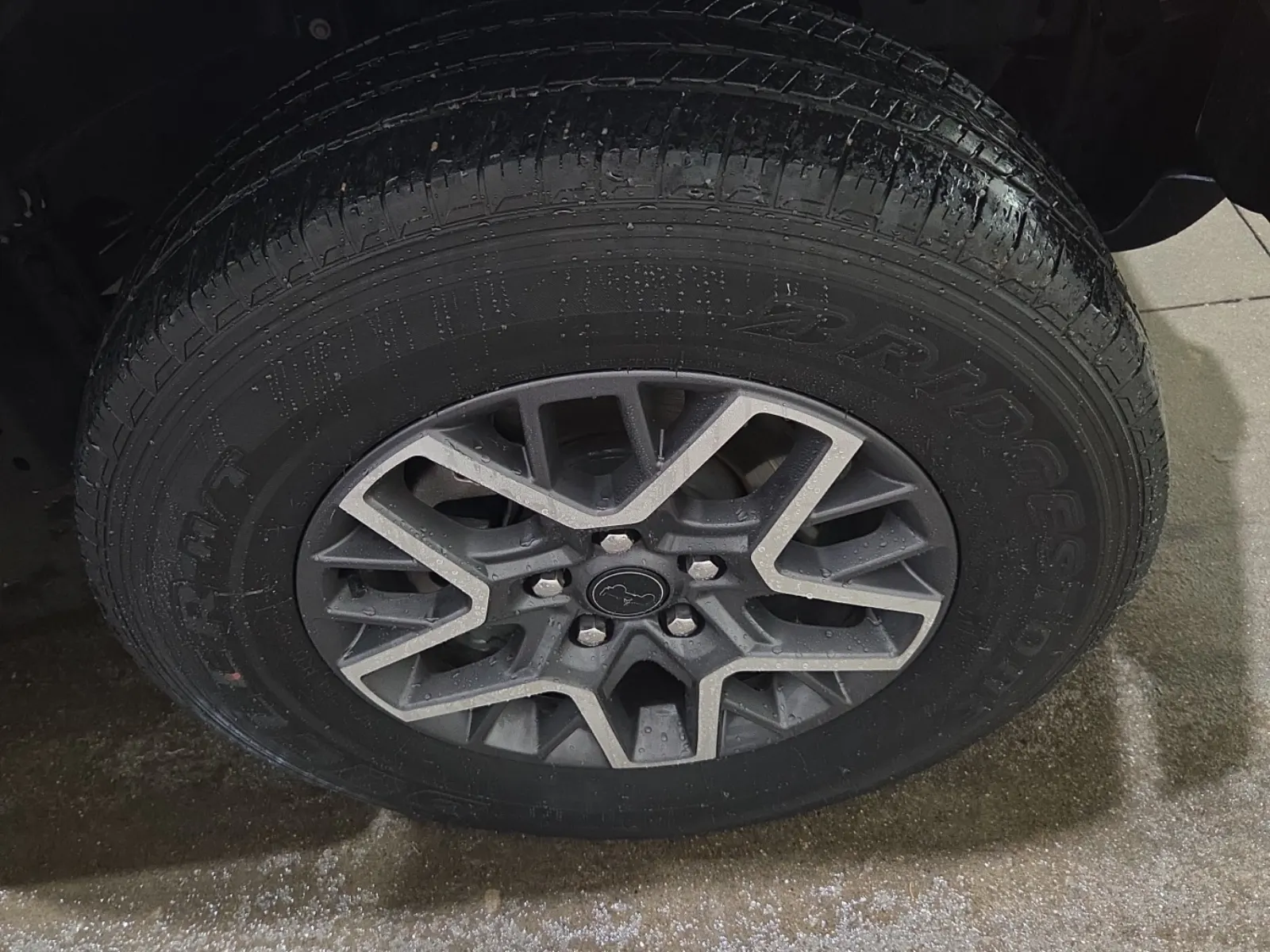 Right Front Wheel/Tire Photo
