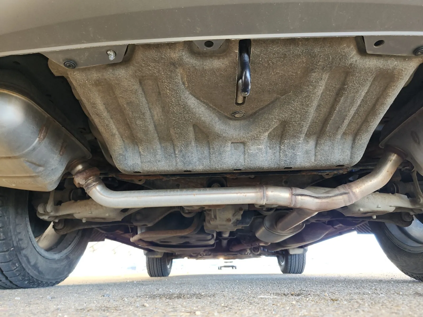 Undercarriage - Rear Photo