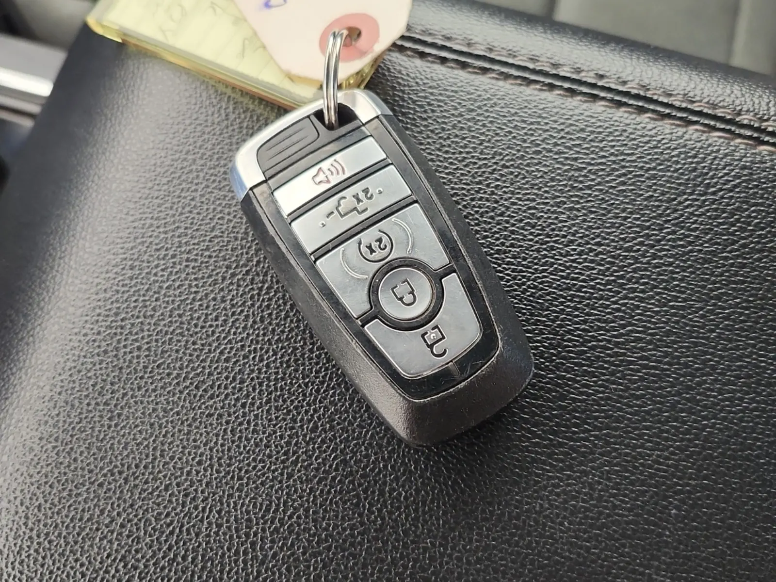 Keys/Fobs/Manual Photo